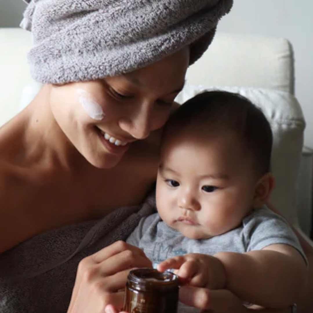 Postpartum Skin Crash: Why Your Face Suddenly Feels “Off”